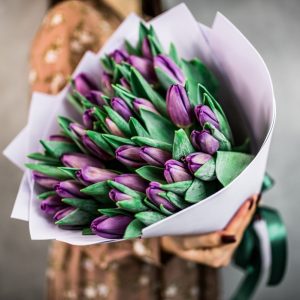 Букет из 35 сиреневых тюльпанов — Тюльпаны