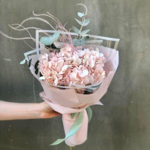Розовая гортензия с эвкалиптом — Букеты цветов