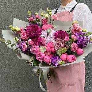Авторский букет гортензия, эустома и пионовидные розы — Букеты цветов