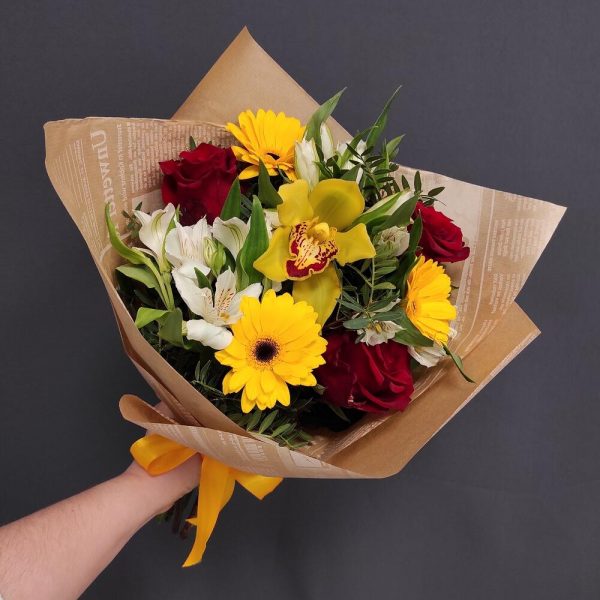 Букет с орхидеей, розами и герберами — Букеты цветов