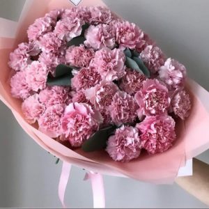 Букет из 29 розовых гвоздик