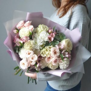 Букет с розами, гвоздиками и альстромерией — Бизнес букеты
