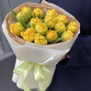 15 желтых пионовидных тюльпанов — Доставка тюльпанов недорого
