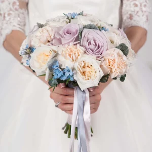 Букет невесты с сиреневыми розами