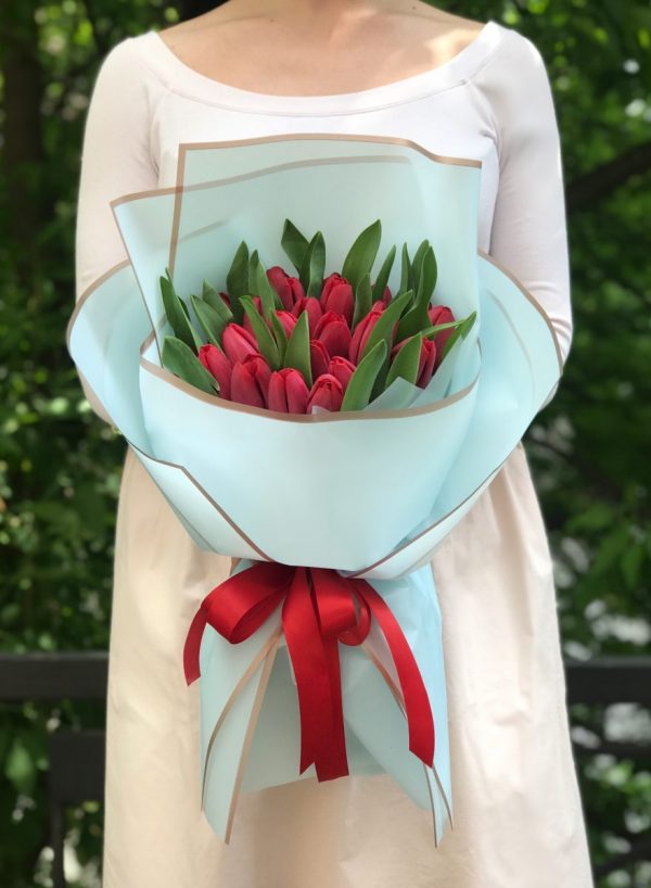 Букет из 25 красных тюльпанов Премиум — Тюльпаны