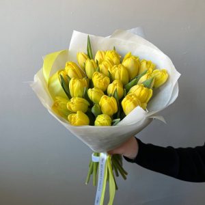 Букет из 19 желтых тюльпанов — Доставка тюльпанов недорого