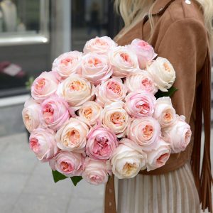 Букет из пионовидных роз ANGIE ROMANCE 25 шт — Розы
