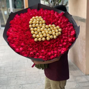 Сердце из красных роз и Raffaello 101 —
