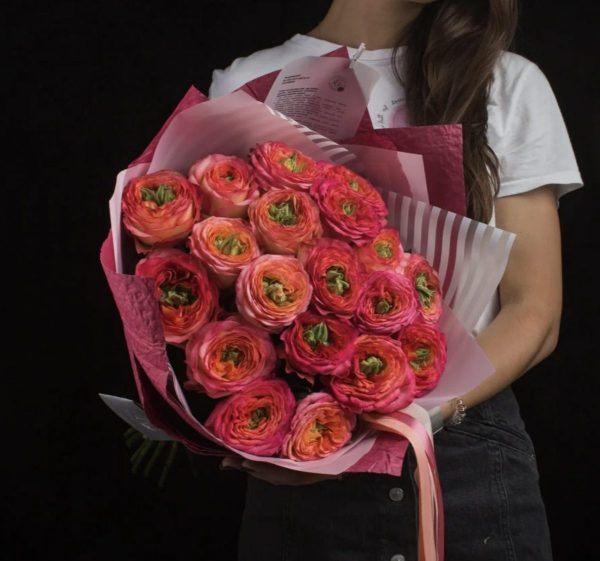 Букет из пионовидных роз Гудини (Houdini) — Розы