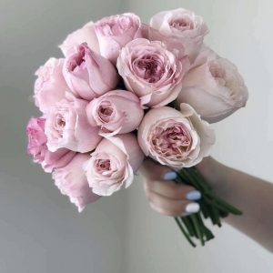 Сиреневый букет невесты из роз