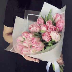21 розовый пионовидный тюльпан — Доставка тюльпанов недорого