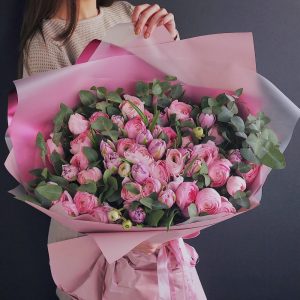 Букет XXL из ранунклюсов и пионовидных тюльпанов — Букеты цветов