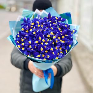 Букеты из 49 синих ирисов — Букеты цветов