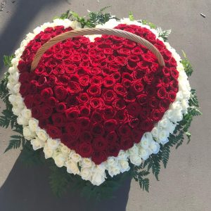 201 Роза премиум в корзине Сердце — 205 роз