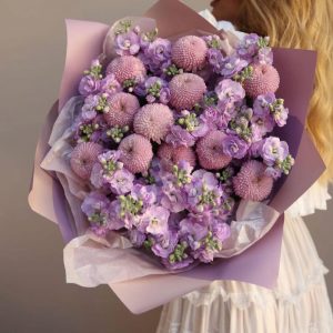 Букет из маттиолы и хризантемы момоко — Букеты цветов