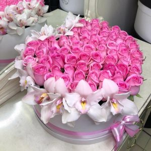Композиция «Люкс» с розами и орхидеями —