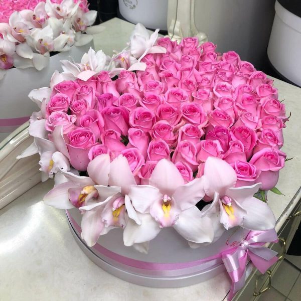Композиция "Люкс" с розами и орхидеями