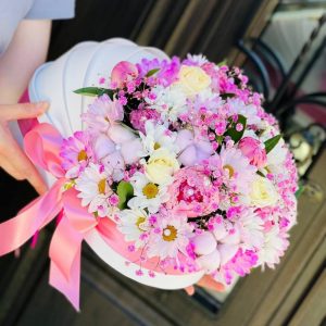 Цветы в коляске люльке на выписку — Букеты цветов