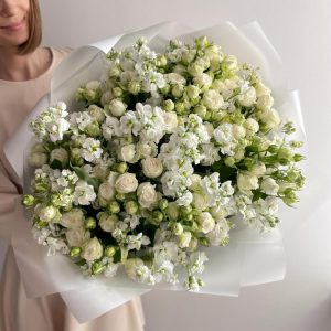 Большой ароматный букет с маттиолой — Букеты цветов
