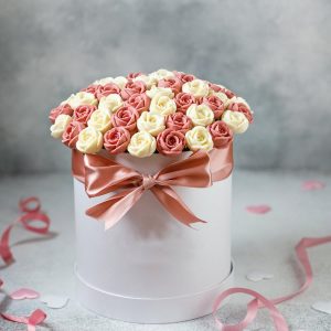 Подарочный набор конфет из 51 шоколадной розы