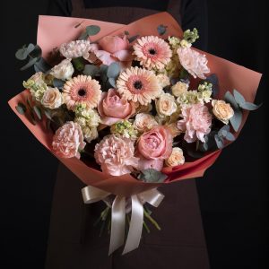 Авторский букет «Герберы и розы» — Букеты цветов