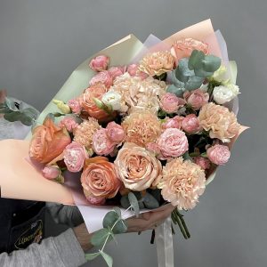 Букет с гортензией и премиальной пионовидной розой — Букеты цветов