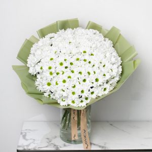 Букет из 55 белых кустовых хризантем — Букеты цветов