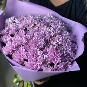 Букет из 25 сиреневых хризантем — Букеты цветов