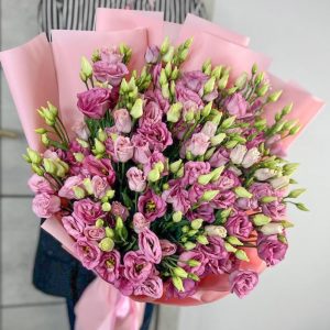 Букет из 29 розовых эустом