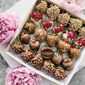 Клубника в шоколаде — Набор «Декабрь» — Съедобные букеты