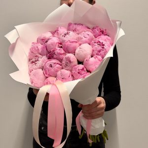 Букет из романтичных розовых пионов 21 шт