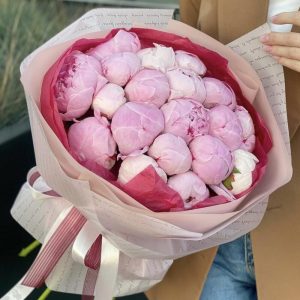 Букет из 21 розового пиона для любимой