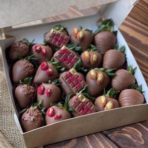 Клубника в шоколаде — Набор «Февраль» — Съедобные букеты