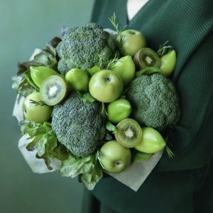Фруктово-овощной зеленый букет "Лес"