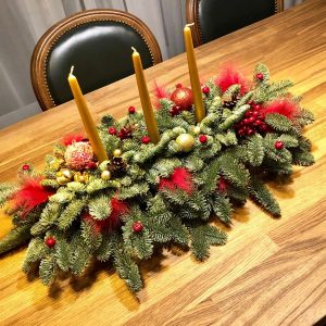 Новогоднее украшение для стола со свечами