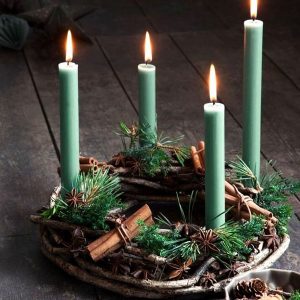 Новогоднее украшение на стол со свечами "5 минут"
